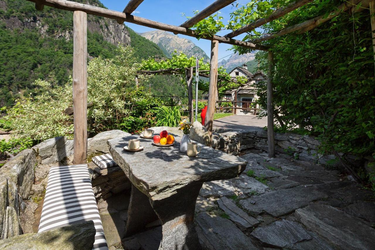 Rustici Della Verzasca Ferien Wohnungen Vogorno Exterior photo